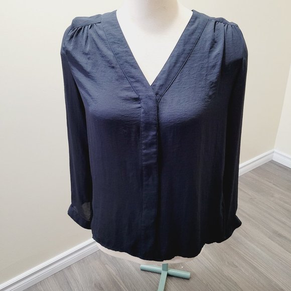 Black long sleeves blouse vneck - Picture 2 of 8